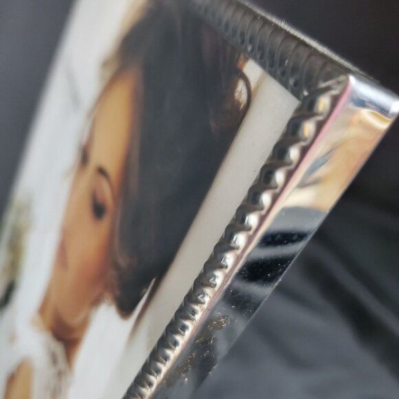 VTG Frameworks Silver Beaded Edge Picture Frame 8x10 Metallic Photo Frame - Picture 4 of 10